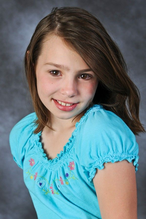 Leah Thompson headshot