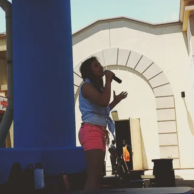 Leah Thompson singing Let It Go. #LetItGo #Frozen #LeahThompson